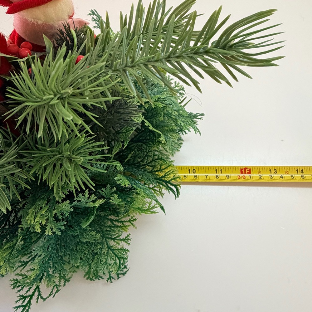 Vintage MCM Christmas Floral Arrangement  Felt Doll Carolers Plastic Greenery - Picture 6 of 7